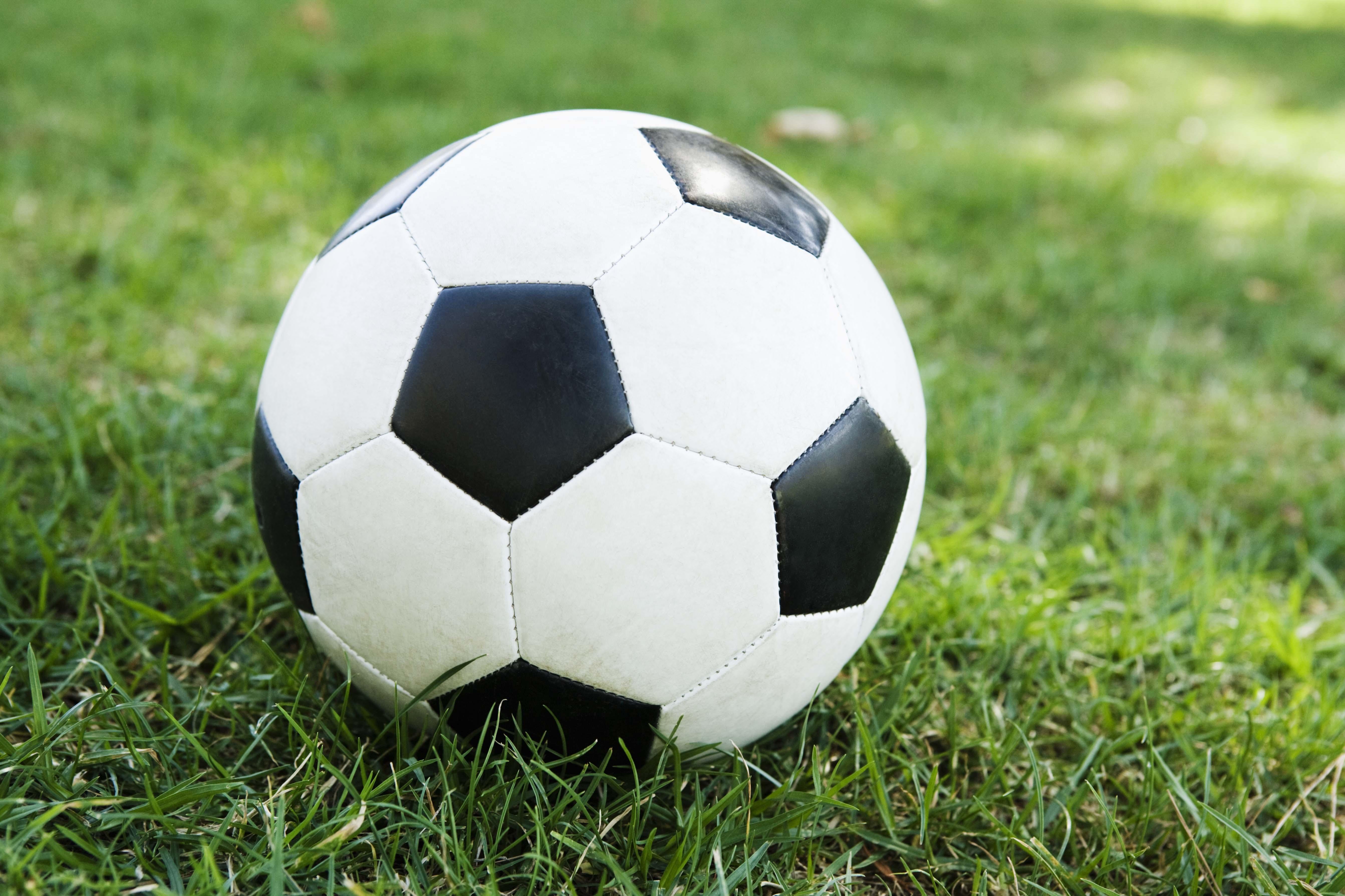 What Sound Does A Soccer Ball Make When You Kick It